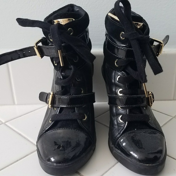 Michael Kors ankle booties - Picture 3 of 3